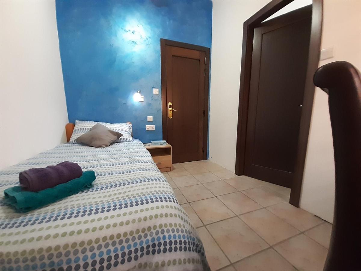 Tarona Guesthouse St. Paul's Bay Esterno foto